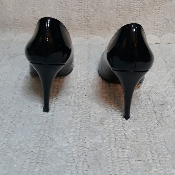 Stuart Weitzman Shoes - Picture 4 of 8